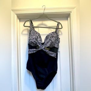 Women’s one piece bathing suit